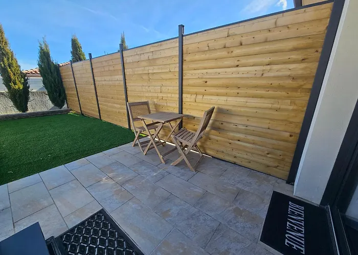 Gîte Luxe 4 étoiles -Douce Harmonie Massages&Grand SPA 5 places - Indépendant -Au calme -Jardin - Clim - Parking à 5 min Carcassonne - 2 Adultes 1 bébé de 0 à 2 ans * Villemoustaussou