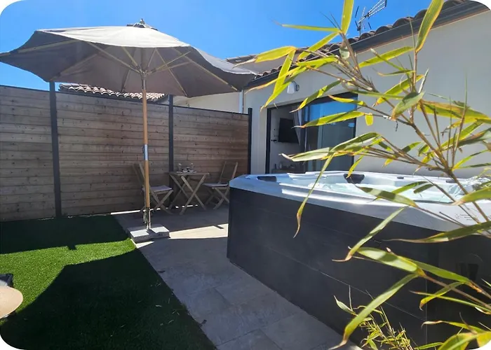 Gîte Luxe 4 étoiles -Douce Harmonie Massages&Grand SPA 5 places - Indépendant -Au calme -Jardin - Clim - Parking à 5 min Carcassonne - 2 Adultes 1 bébé de 0 à 2 ans Hébergement de vacances Villemoustaussou