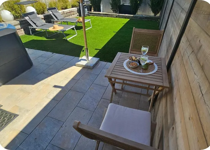 Gîte Luxe 4 étoiles -Douce Harmonie Massages&Grand SPA 5 places - Indépendant -Au calme -Jardin - Clim - Parking à 5 min Carcassonne - 2 Adultes 1 bébé de 0 à 2 ans * Villemoustaussou