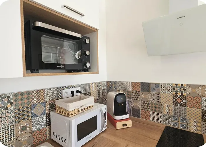 Gîte Luxe 4 étoiles -Douce Harmonie Massages&Grand SPA 5 places - Indépendant -Au calme -Jardin - Clim - Parking à 5 min Carcassonne - 2 Adultes 1 bébé de 0 à 2 ans *