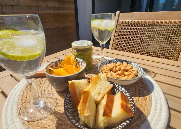Gîte Luxe 4 étoiles -Douce Harmonie Massages&Grand SPA 5 places - Indépendant -Au calme -Jardin - Clim - Parking à 5 min Carcassonne - 2 Adultes 1 bébé de 0 à 2 ans *